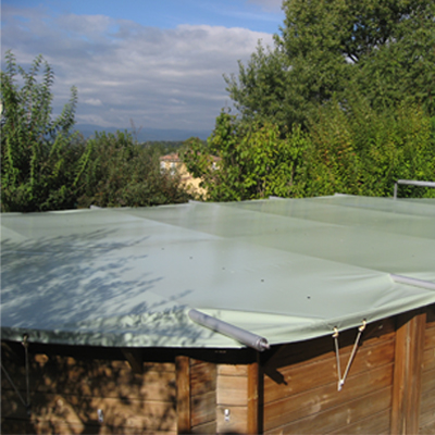 Copertura a barre per piscina fuori terra