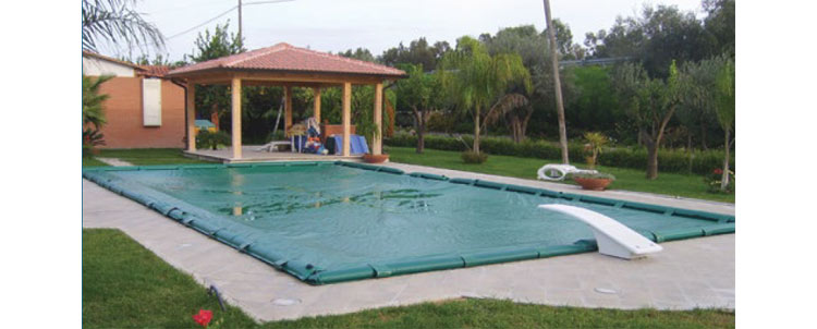 Copertura invernale da piscina con salsicciotti