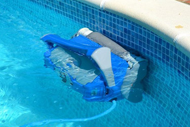 Robot da piscina Aquabot Typhoon Junior Top Robot da piscina Aquabot Typhoon Junior Top